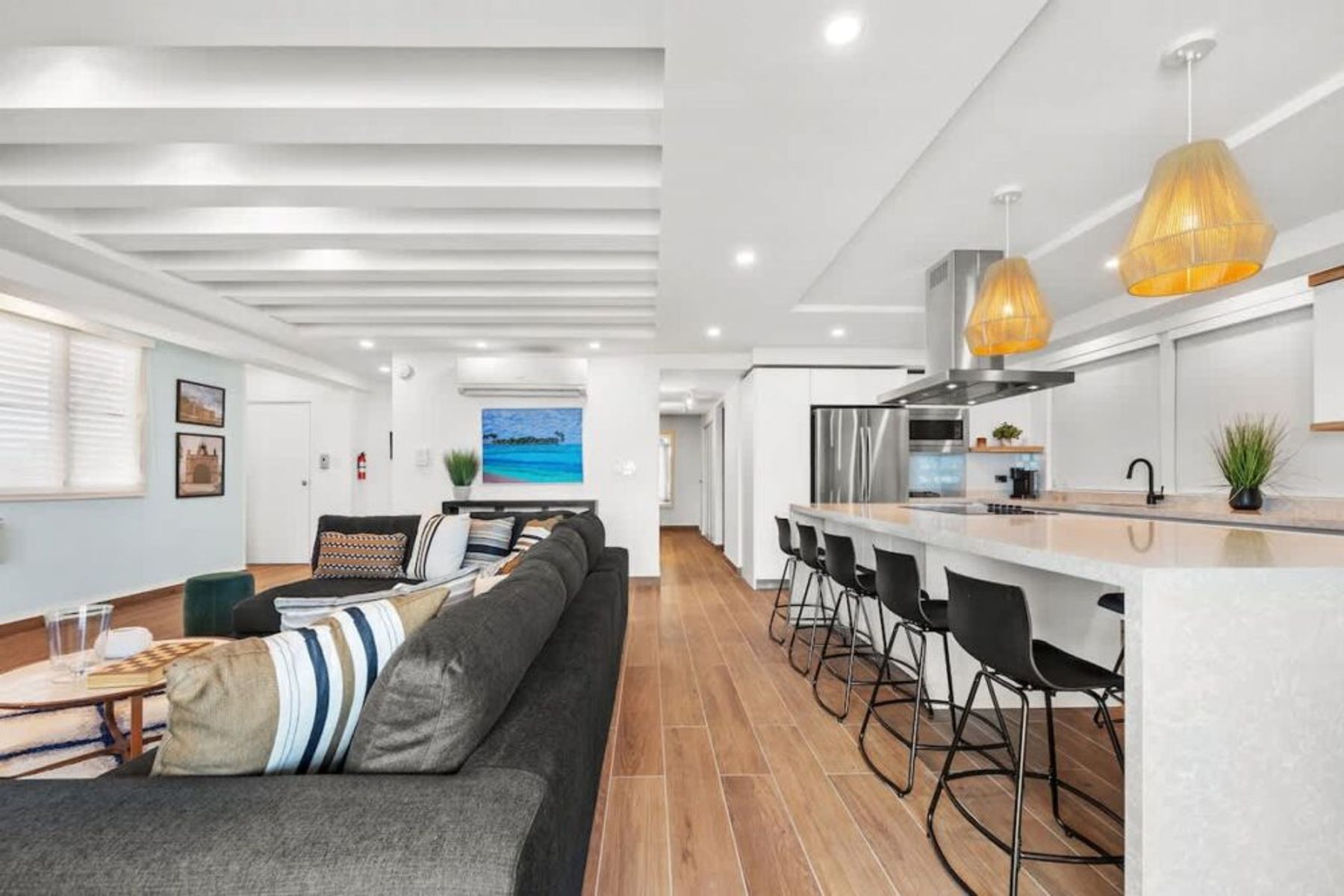 12Elena3A-n Main Image