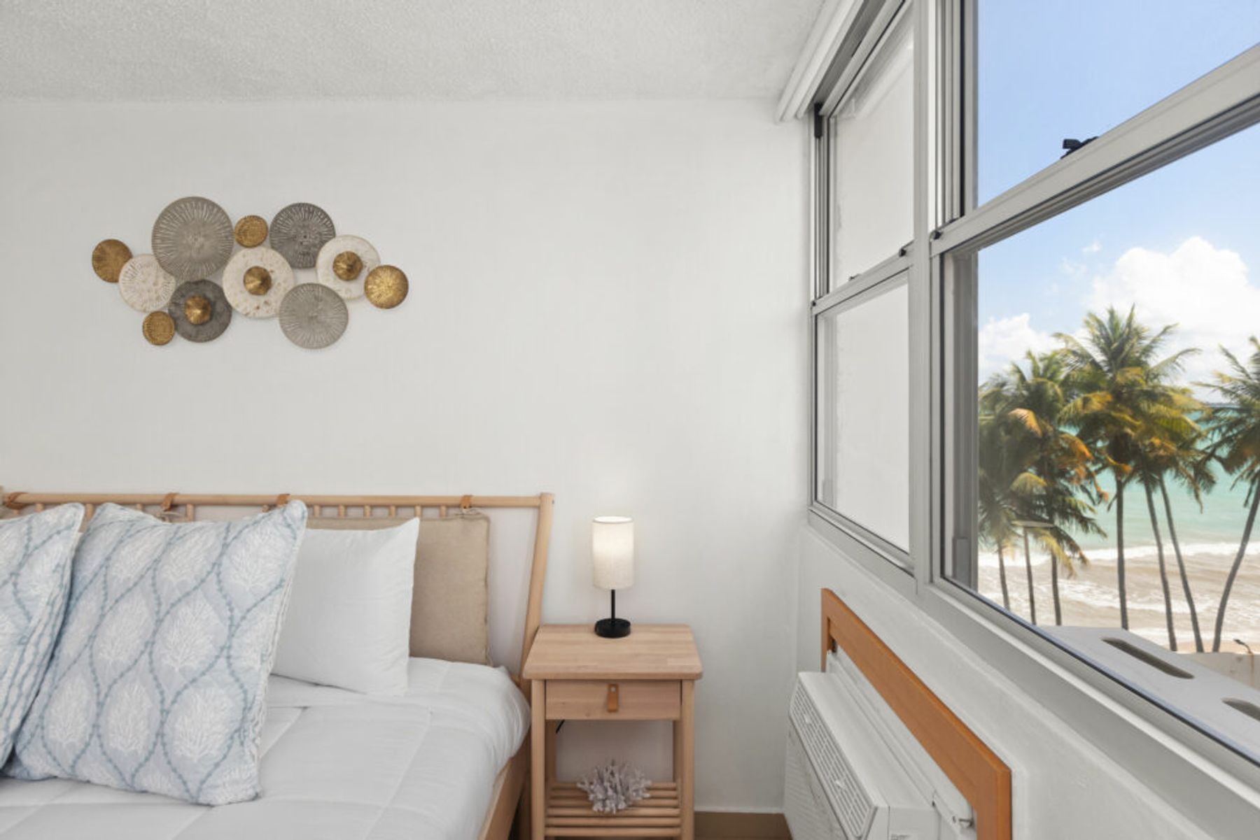 Otium | Beachfront with Pool & Ocean View Balcony Main Image
