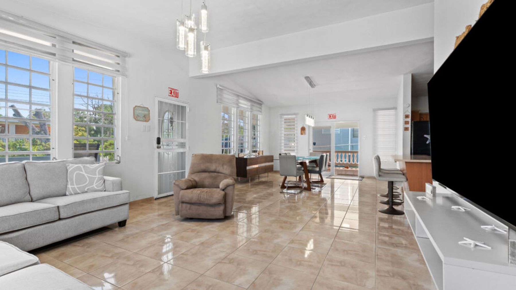 Otium The Best Stays, Beachfront Rentals and Hotels In Puerto Rico Rated 5 stars by more than 17,000 guests