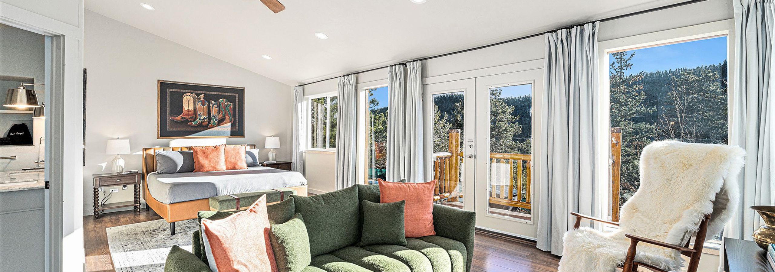 An image of Boulder Real Estate looking fine