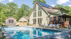 Cold Spring Mountain Retreat: Sun-filled Oasis Main Image
