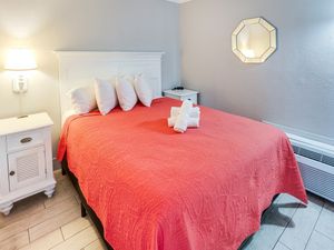 Amazing Bedroom, Beautifully Decorated