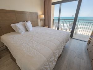 King Bed in Bedroom