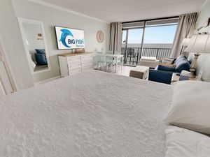 Room with Stunning Views☀️
