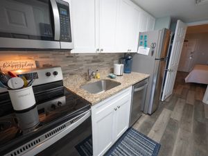 Full Sized Appliances in Kitchen