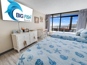Bedroom with Stunning Views☀️