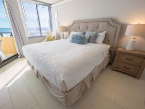 Main Bedroom with King Bed, Enjoy View of Ocean from Bed