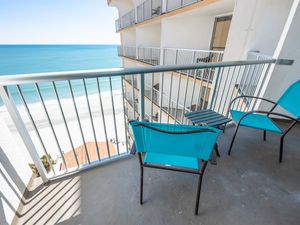 Large Balcony to Enjoy Views of the Ocean