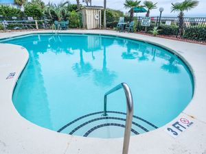 Seaside Pool!