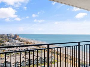 Large Balcony to Enjoy Views of the Ocean
