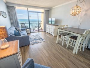 Direct Oceanfront, Beautifully Decorated