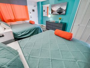 2 Queen Beds in Bedroom, Beautifully Decorated