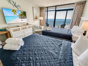 Large Living Area with Views of the Ocean, Beautifully Decorated
