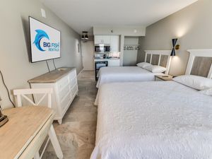 Beautiful Bedroom with Amazing Views ☀️
