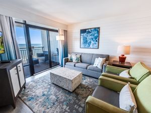 Large Living Area with Views of the Ocean, Beautifully Decorated