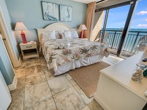Beautiful Bedroom with Ocean View