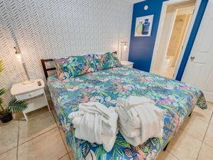 Amazing Bedroom, Beautifully Decorated
