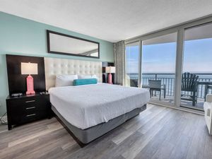 Stunning Bedroom Beautifully Decorated ✨