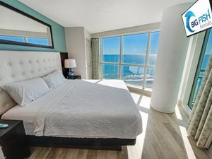 Beautiful Bedroom with Amazing Views ☀️