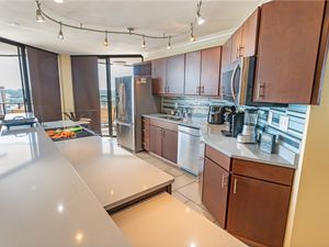 Full-Sized Kitchen
