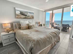Stunning Bedroom Beautifully Decorated with Amazing Views ✨