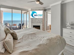 Stunning Bedroom Beautifully Decorated with Amazing Views ✨