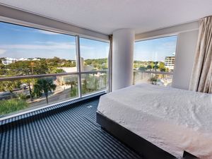 Beautiful Bedroom with Amazing Views ☀️