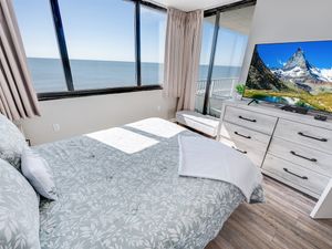 Main Bedroom with Direct Oceanfront Views, Beautifully Decorated
