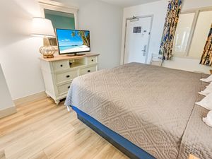 Amazing Bedroom, Beautifully Decorated