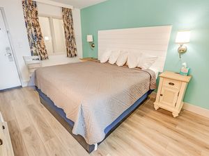Amazing Bedroom, Beautifully Decorated