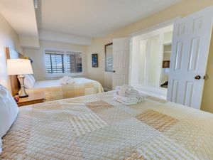 Stunning Bedroom Beautifully Decorated ✨