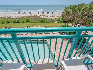 Ocean breeze & poolside dreams ☀️