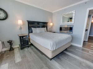Stunning Bedroom Beautifully Decorated with Amazing Views ✨