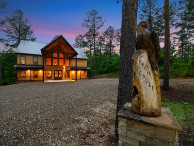 Regal Eagle- Sleeps 22!