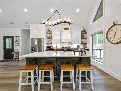 The kitchen is equipped with stainless steel appliances!