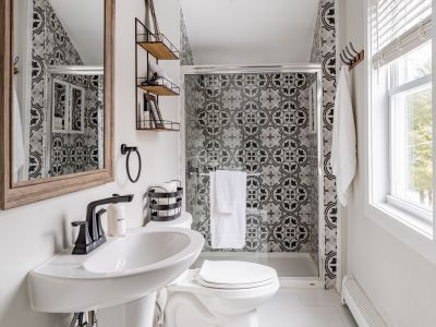 Ensuite bathroom in master bedroom