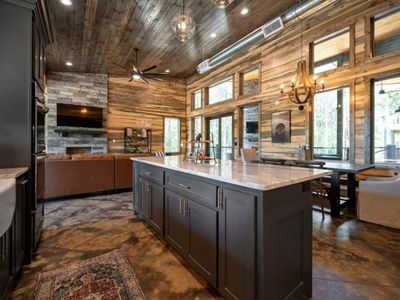 Fully equipped kitchen.