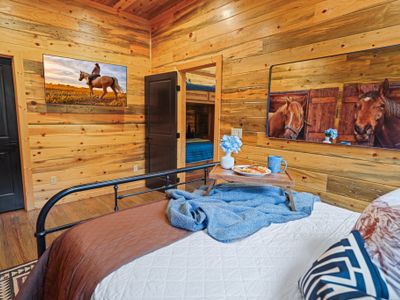 It's truly a warm, barn-inspired hideaway where comfort meets countryside charm.