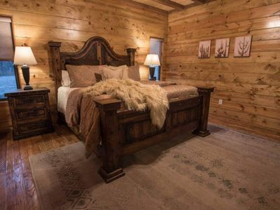 On the ground floor you will find the Master suite. Equipped with a King bed.