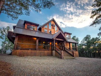 Stairway to Heaven- Private mountain retreat that sleeps 20!
