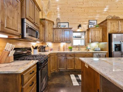 The fully equipped kitchen!