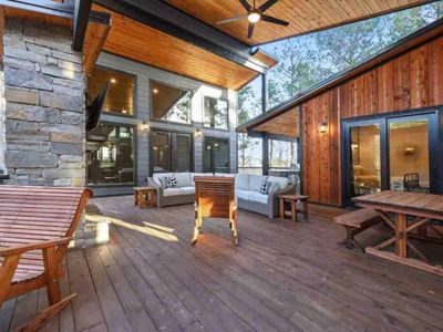 The covered outdoor patio!
