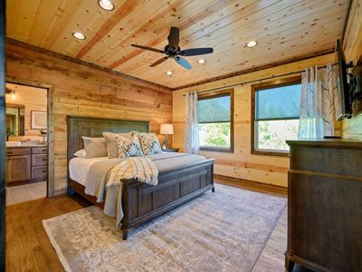 Upstairs Master Suite 4