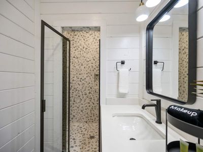 Full bathroom!