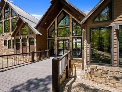 Stunning floor to ceiling windows!