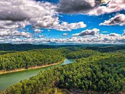 Broken Bow Lake