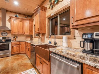 The fully equipped kitchen!