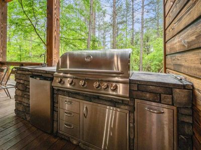 A gas grill with complementary propane.