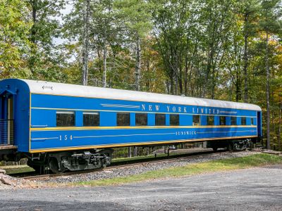 All aboard Sunswick Rail Car!