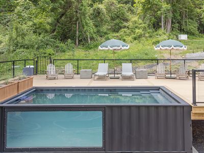 Custom built mod-pool with infinity swimmer